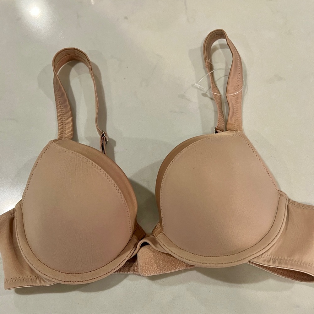 Soma Tan Classic T-Shirt Bra with Adjustable Straps and Molded Cups